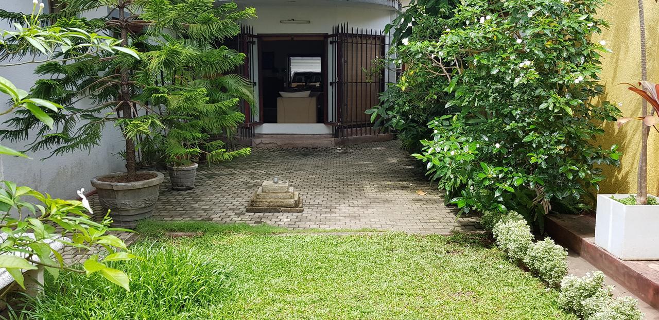 The Canes Boutique Hotel Colombo Exterior photo